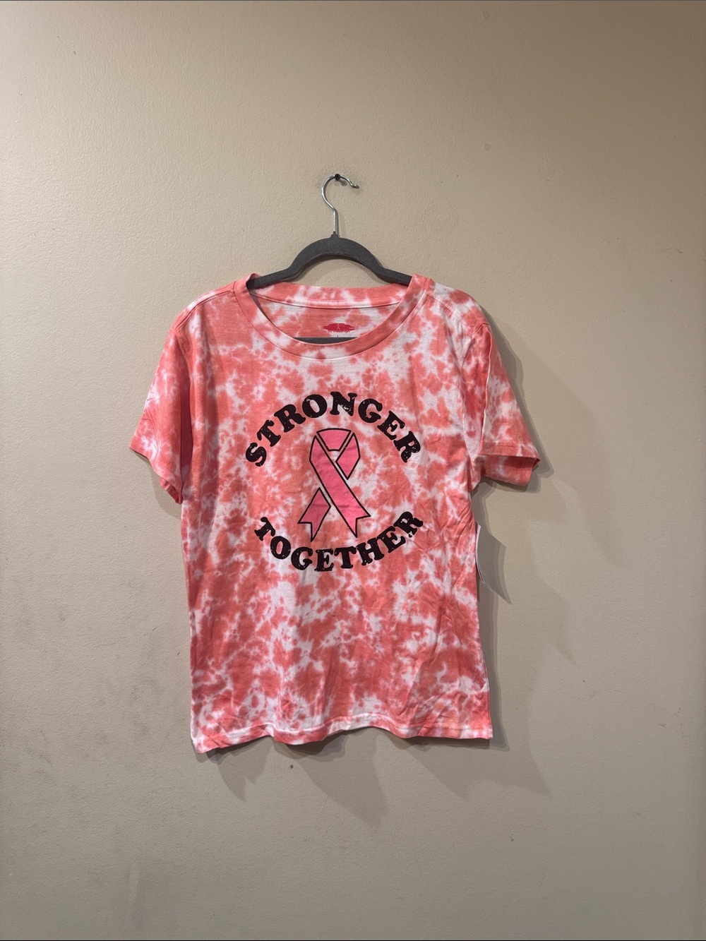 Womens short sleeve crew neck pink tie-dye "Stronger Together" Graphic Tee sz l